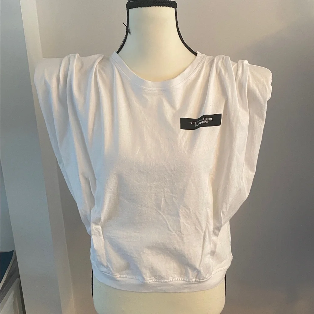 Zara unique boxy t shirt! Size medium wording on back & front - Picture 6 of 11